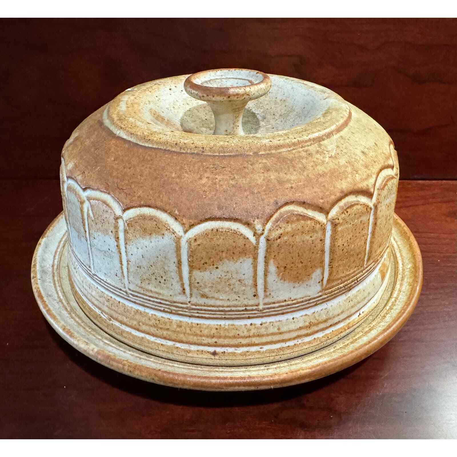 Vtg Handcrafted Stoneware Pottery Domed Butter Cheese Dish Plate Signed Mannon 