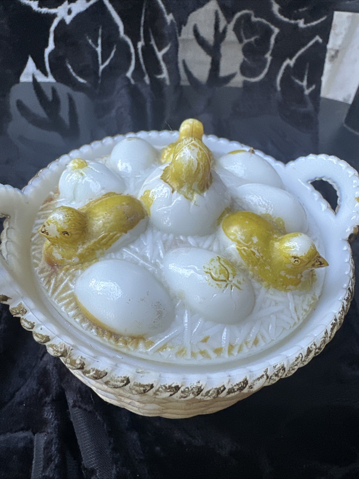 Ant. Westmoreland Milk Glass Hatching Chicks Mustard Jar W/Rare Orig. Label.