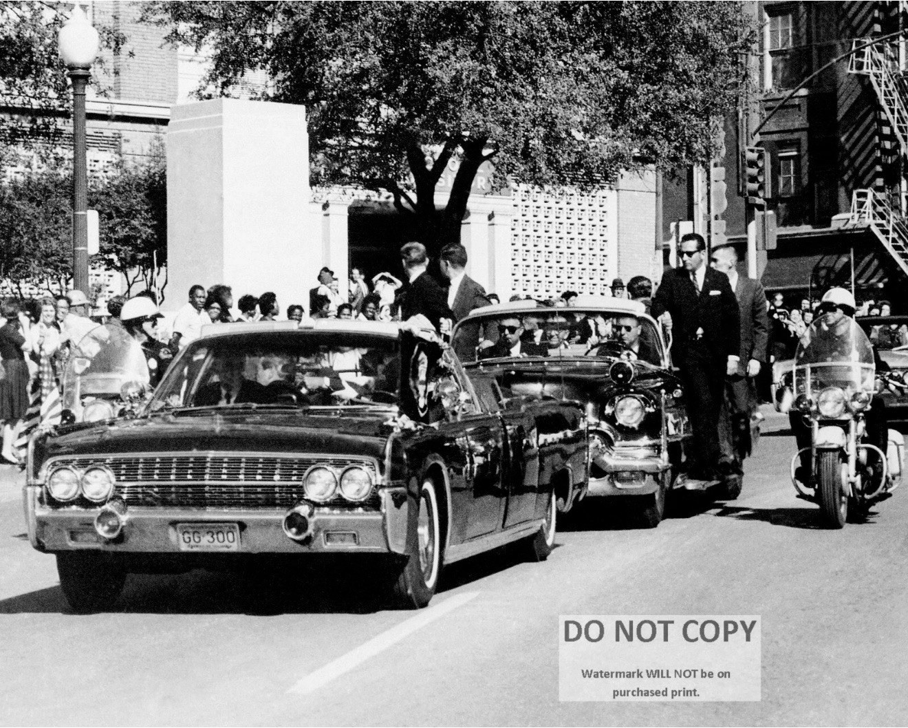 PRESIDENT JOHN F. KENNEDY SHOWS EVIDENCE OF BEING SHOT - 8X10 PHOTO