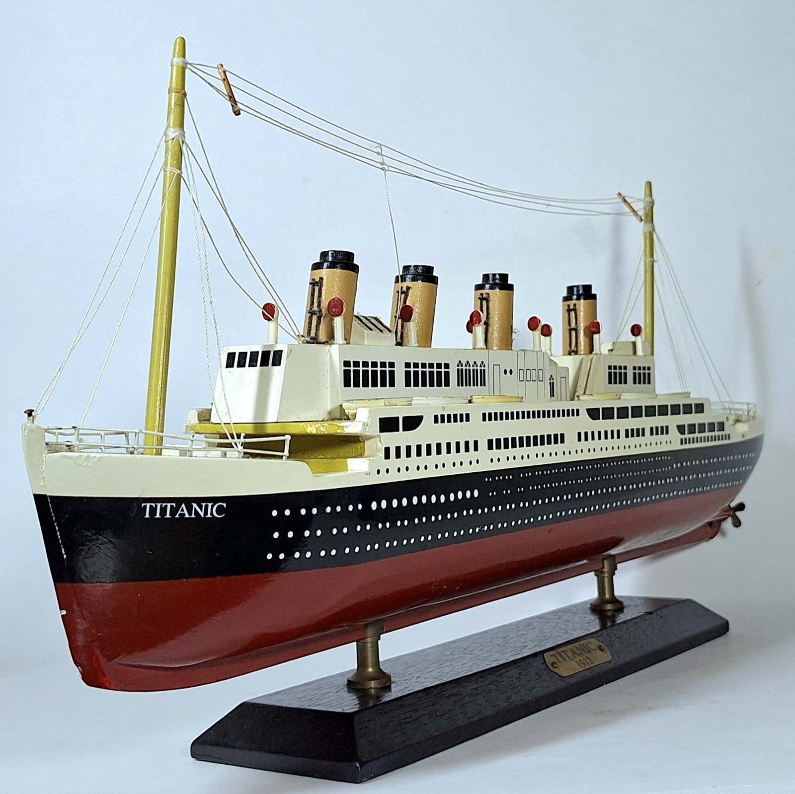 Vintage TITANIC 1912 Wood Model Ship with Nice Detail 1980s 20