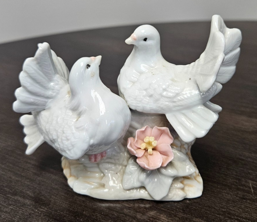 Vintage White Dove Pair Figurine Pink Flower Fan Tails Porcelain Lovebirds