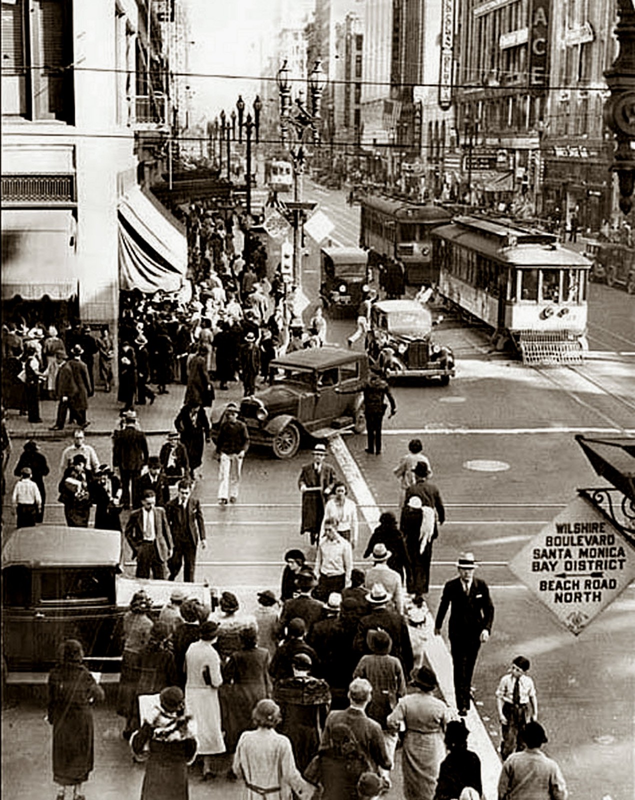 1930s LOS ANGELES STREET SCENE 8.5X11 PHOTO