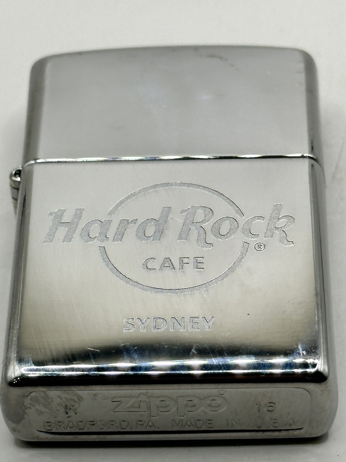 Vintage 2016 Hard Rock Cafe Sydney High Polish Chrome Zippo Rare