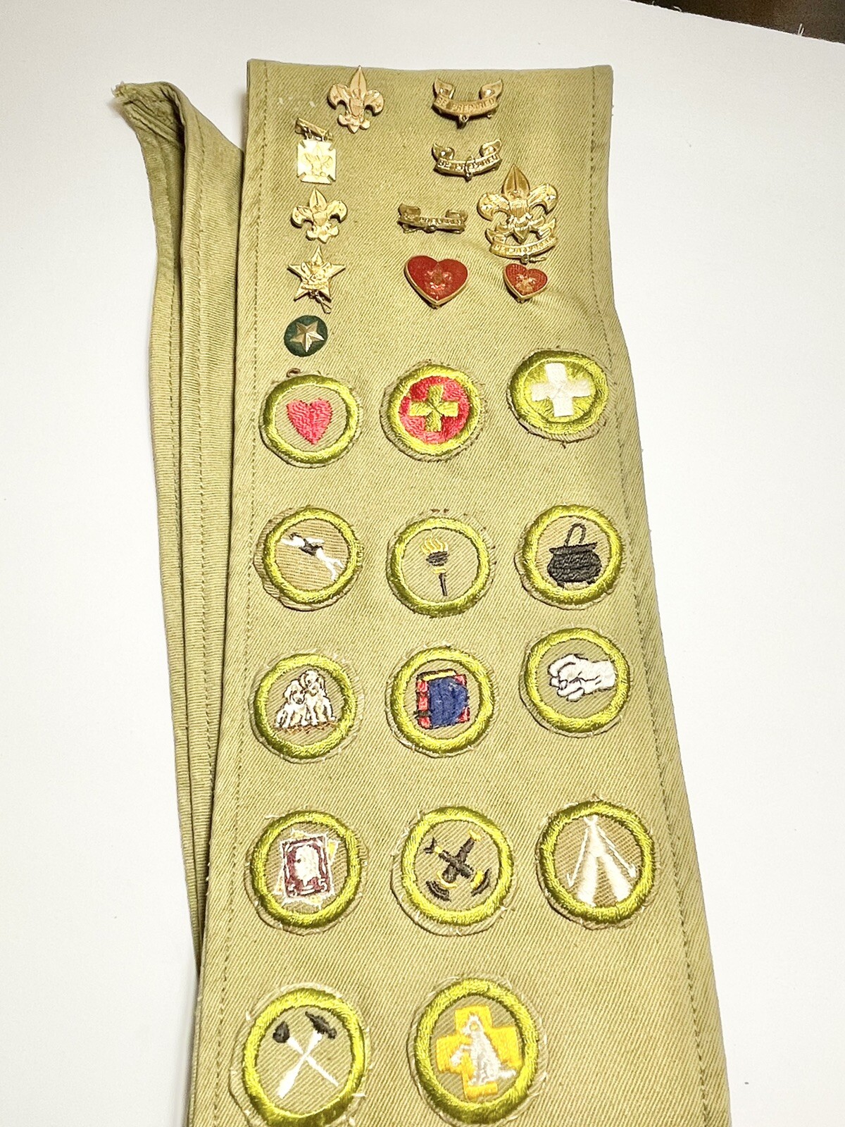 VINTAGE BOY SCOUT SASH WITH 14 MERIT BADGES 1930's-1941 4 Patches 10 Pins