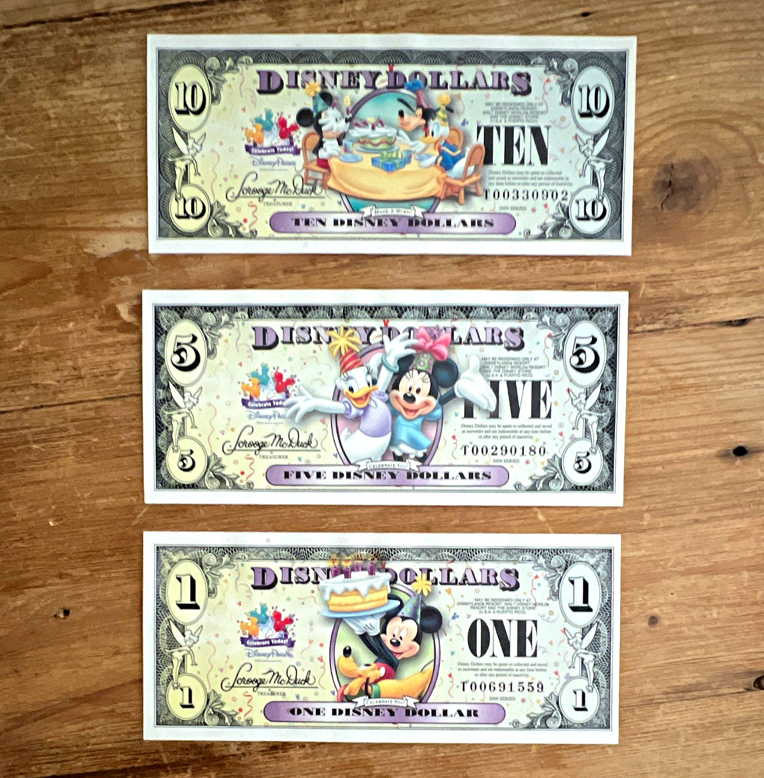 Disney Parks 2009 Disney Dollars Paper Notes Lot $1 $5 $10 Mickey Minnie Donald