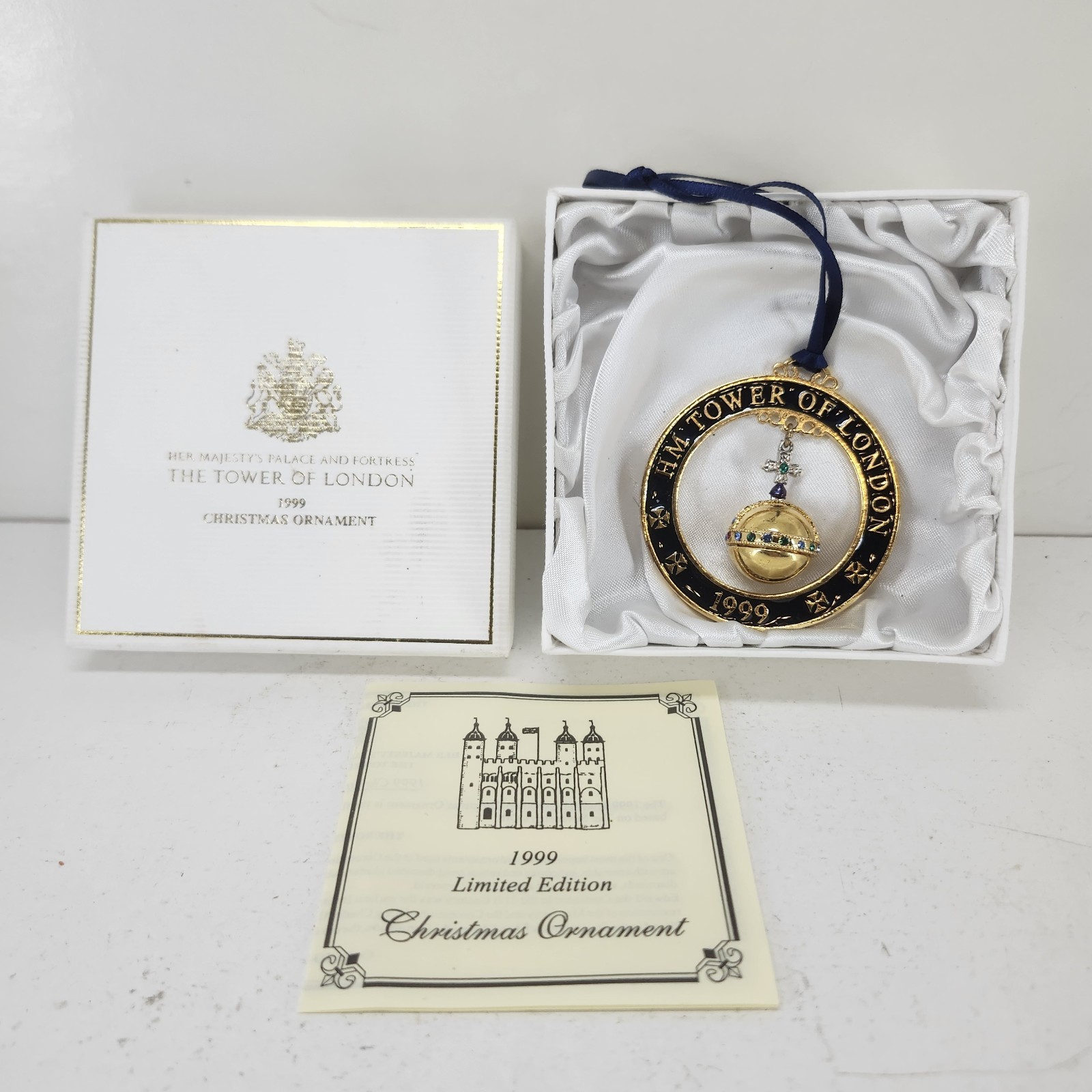 Her Majesty’s Palace & Fortress HM Tower Of London Christmas Ornament 1999