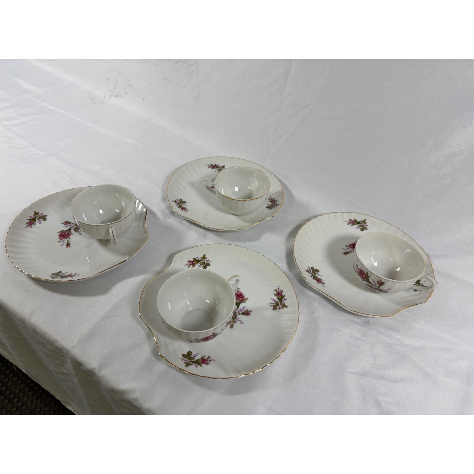 Vintage Japan 31/10 A Porcelain Rose Snack Set 4 Cups 4 Scalloped Plates Gold