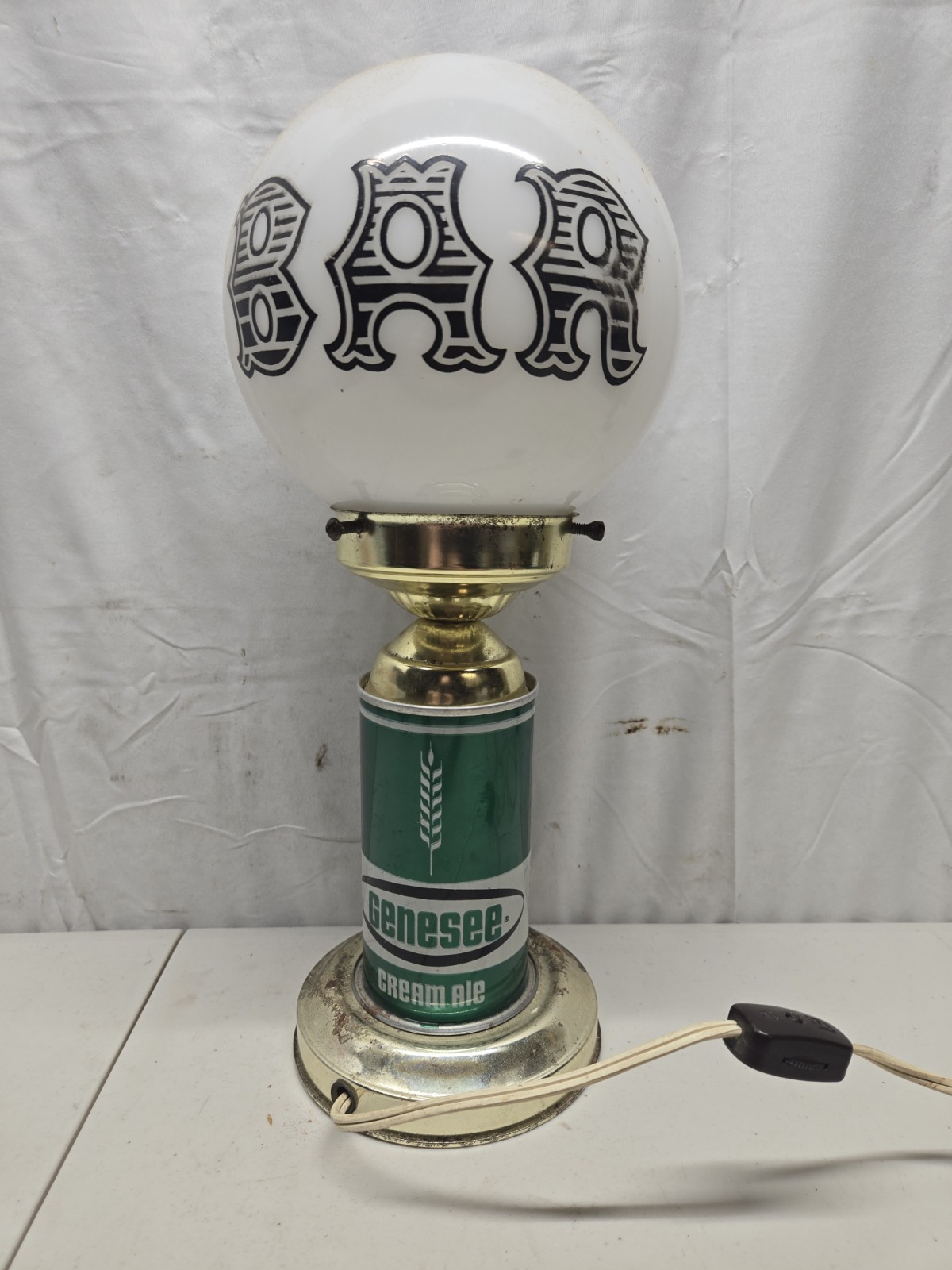 Rare Vintage Genesee Cream Ale Beer Glass Globe Bar Lamp Light