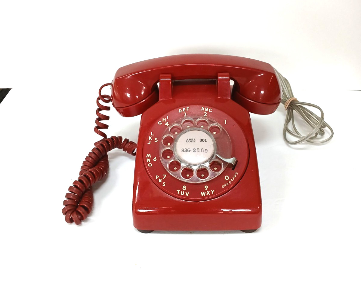 VINTAGE RED BELL  SYSTEM ROTARY DIAL TELEPHONE - UNTESTED