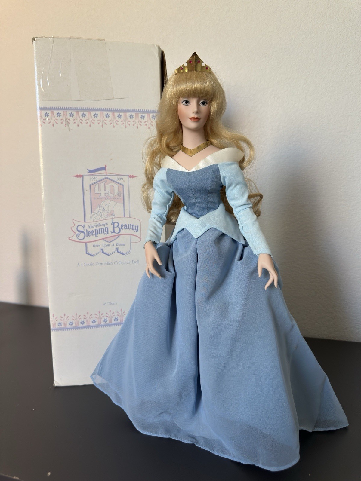NEW WALT DISNEY'S SLEEPING BEAUTY,Classic Porcelain Collector Doll LE 90/500