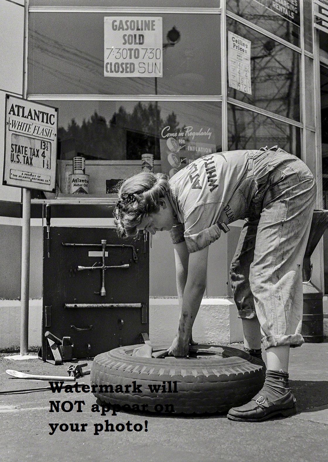 1943 Atlantic Gas Station PHOTO Oil Female Service Attendant Tires World War 2