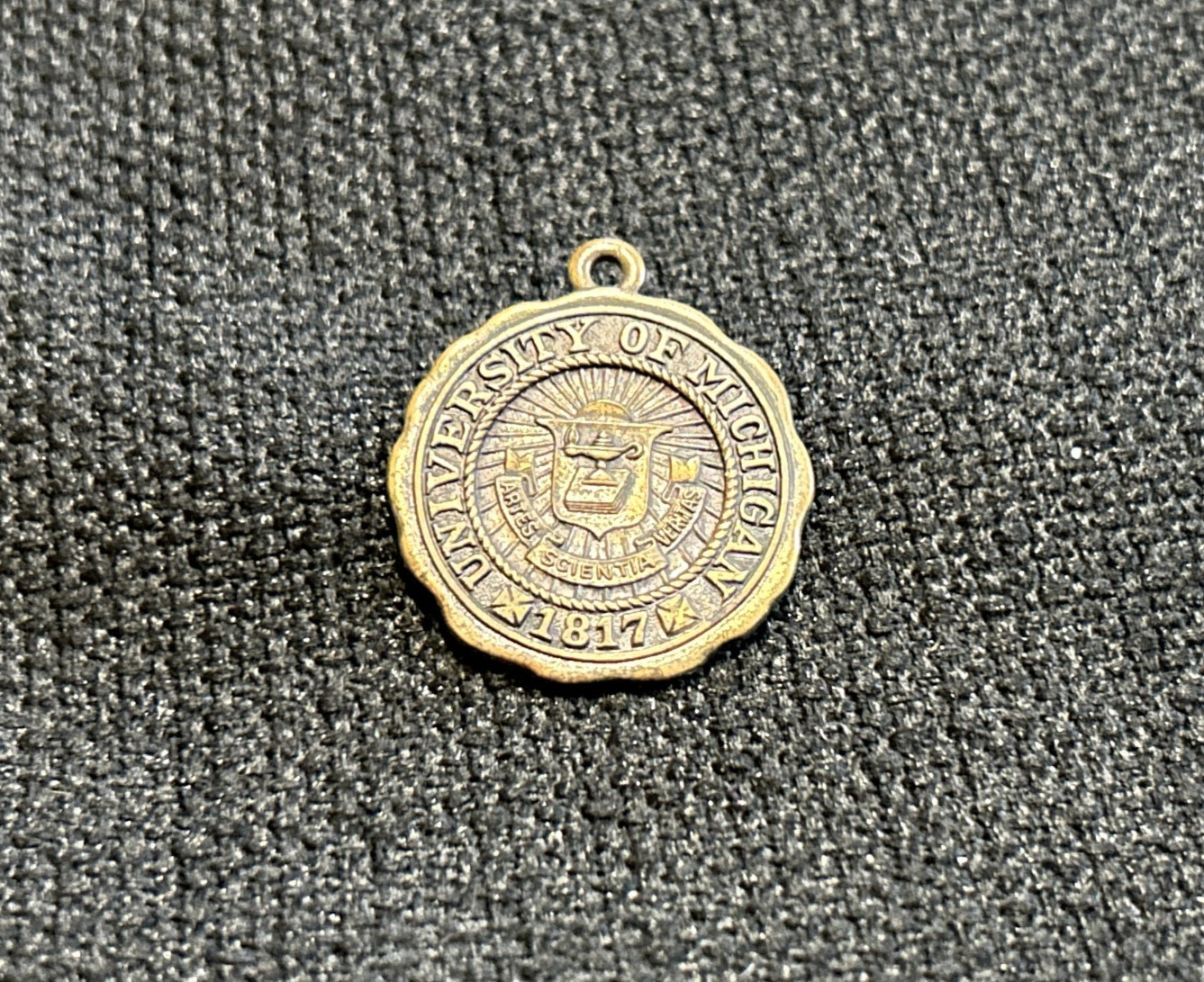 VINTAGE University of Michigan large school seal pendant, 