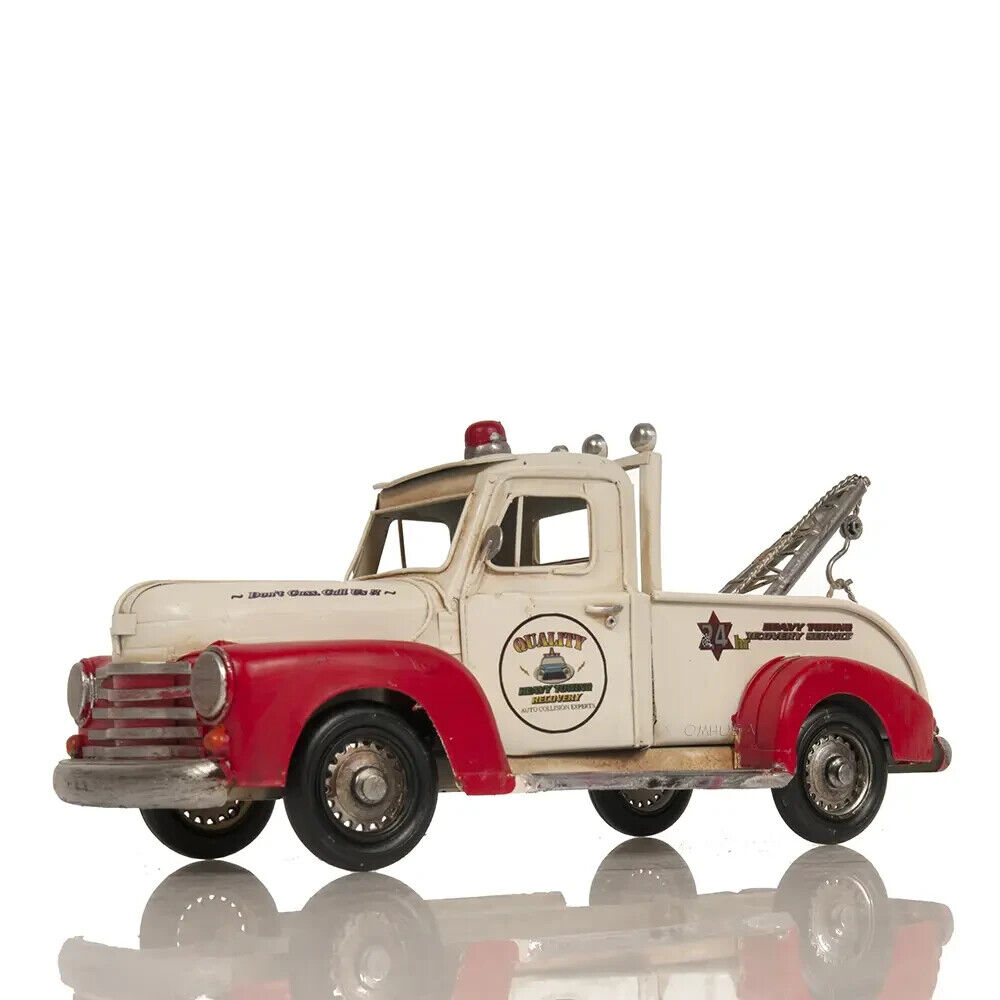 Metal Handmade Classic Chevrolet Tow Truck W/ Red painted Emergency Light
