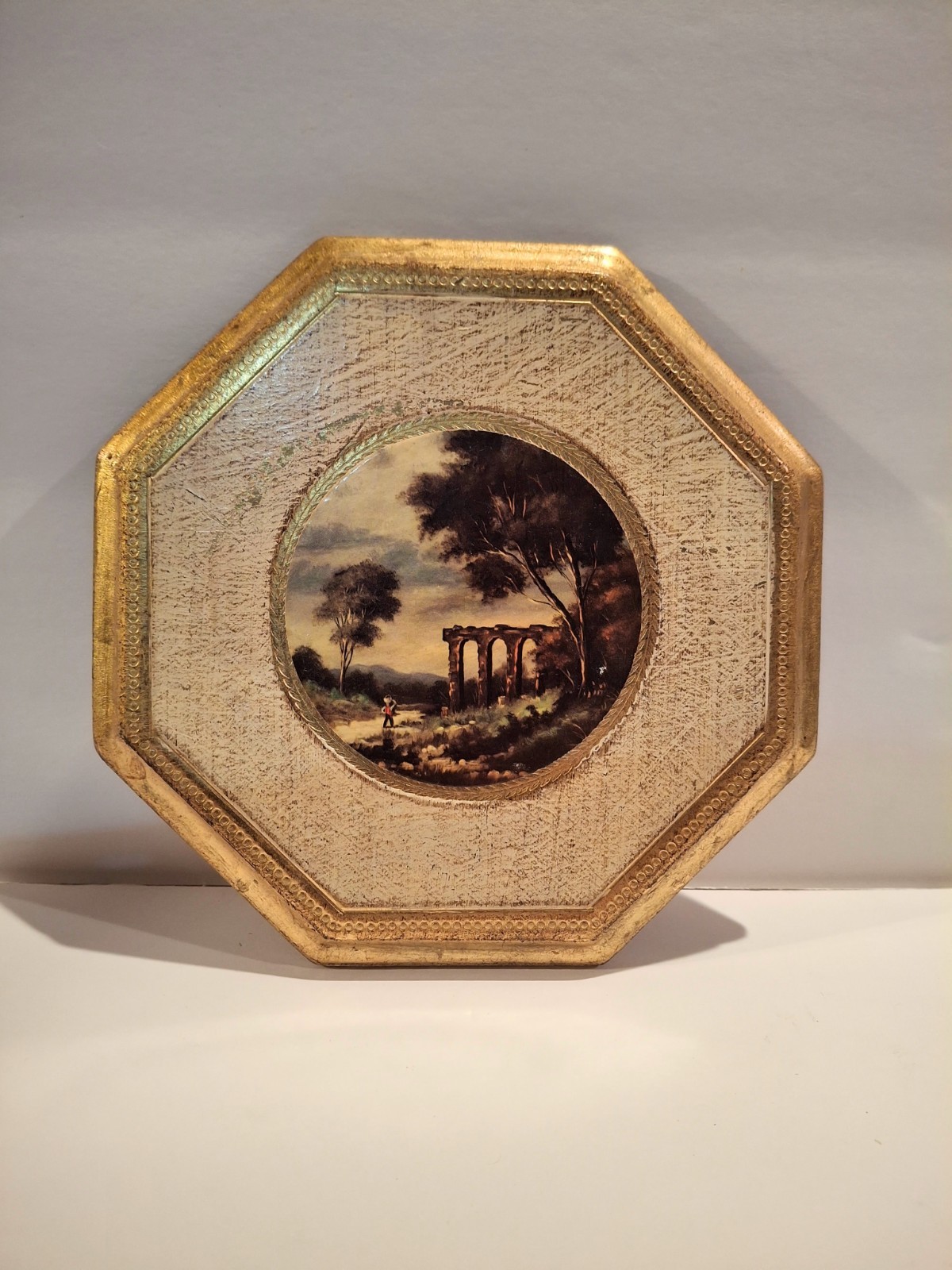 Victorian Florentine Gold Gilted Plaque Italian octagon wall art Vintage 8152/B Victorian Florentine Gold Gilted Plaque Italian octagon wall art Vintage 8152/B