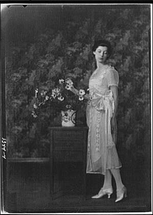 Photo:Chase,Miss,portrait photographs,women,flowers,A Genthe,1920