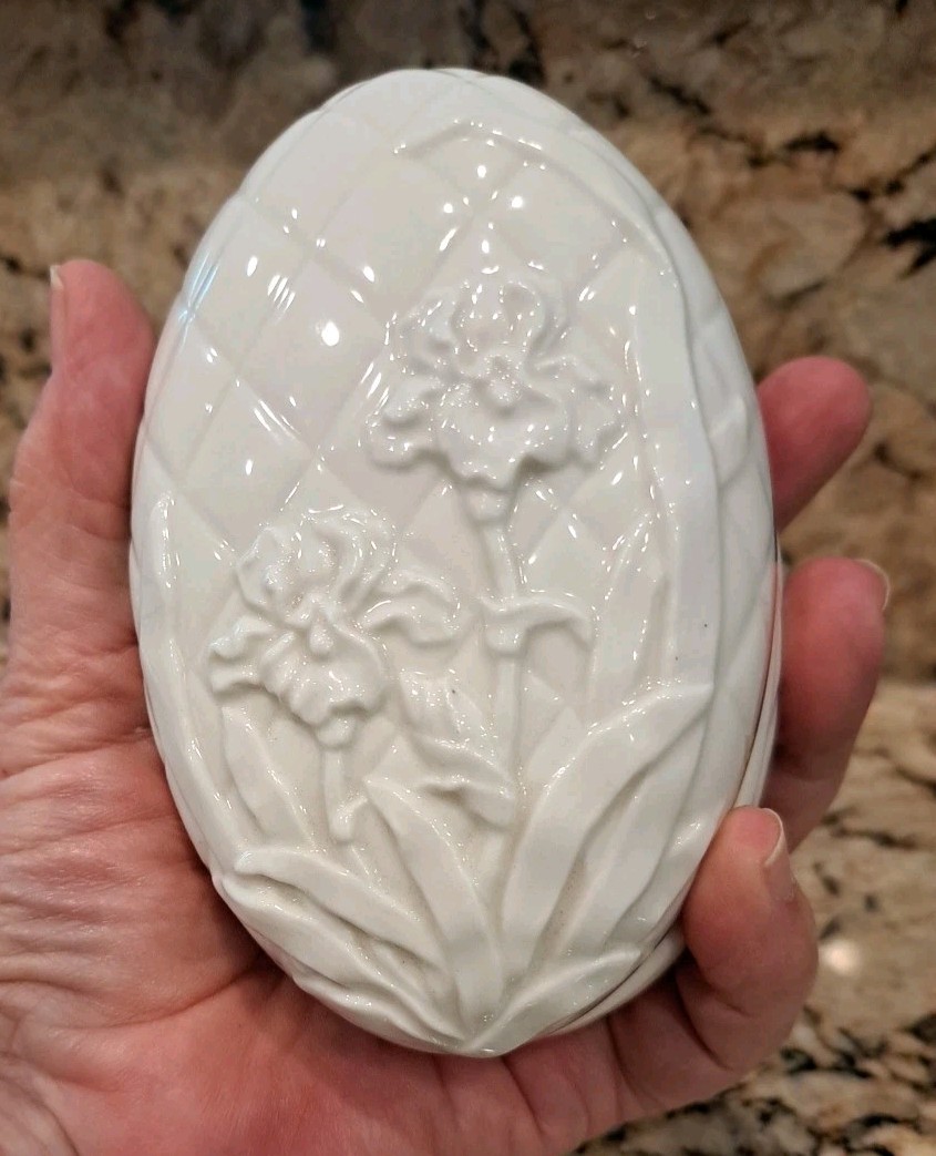 Keepsake Box Oval White Porcelain Iris  Design Gold Accent  -Holiday Gift Idea