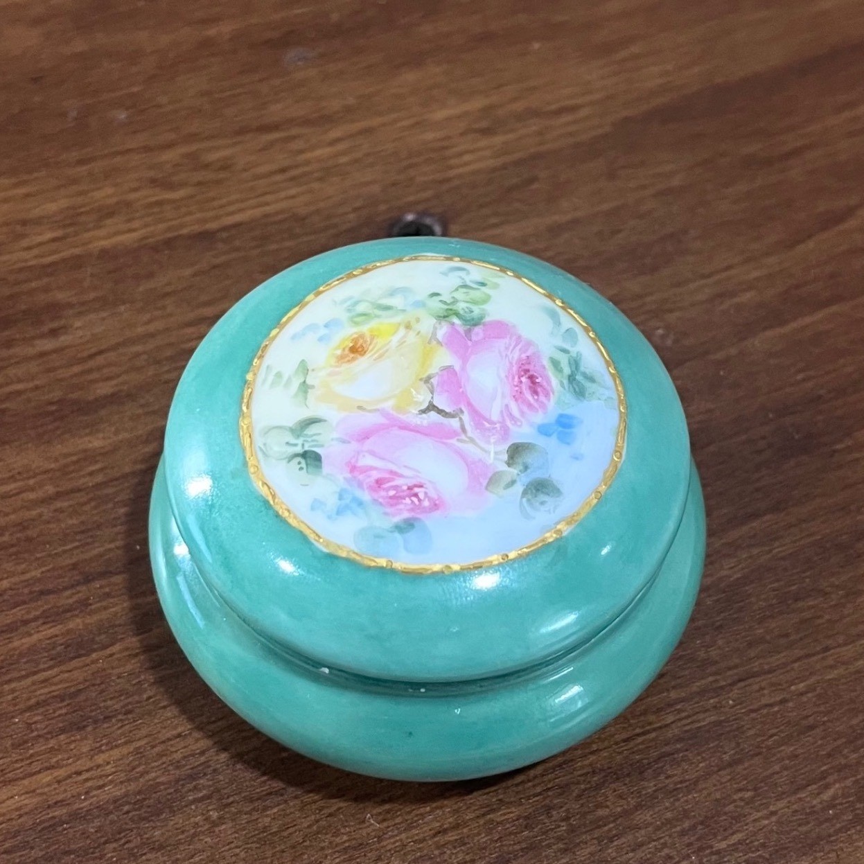 Vtg Limoges France Porcelain Trinket Box Green Floral Roses Hand Painted Round Vtg Limoges France Porcelain Trinket Box Green Floral Roses Hand Painted Round