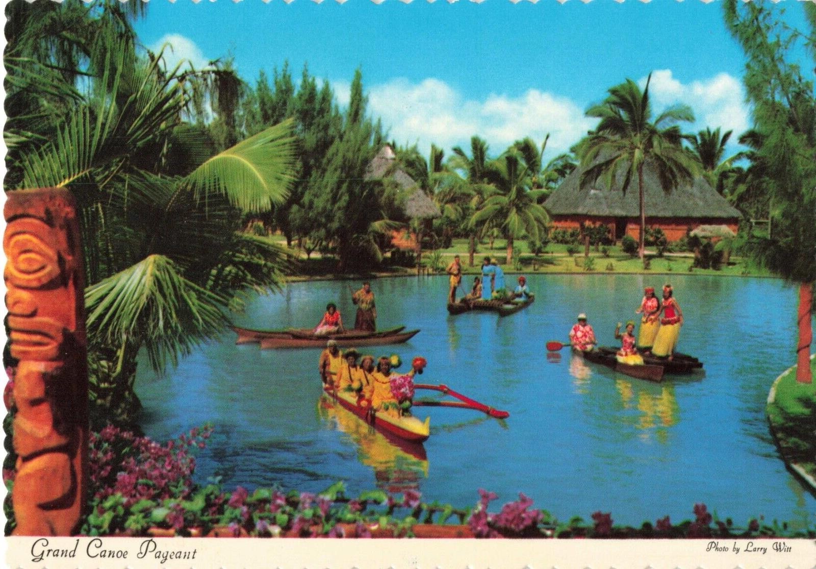 Laie Hawaii, Polynesian Cultural Center Canoe Pageant Vintage Scalloped Postcard
