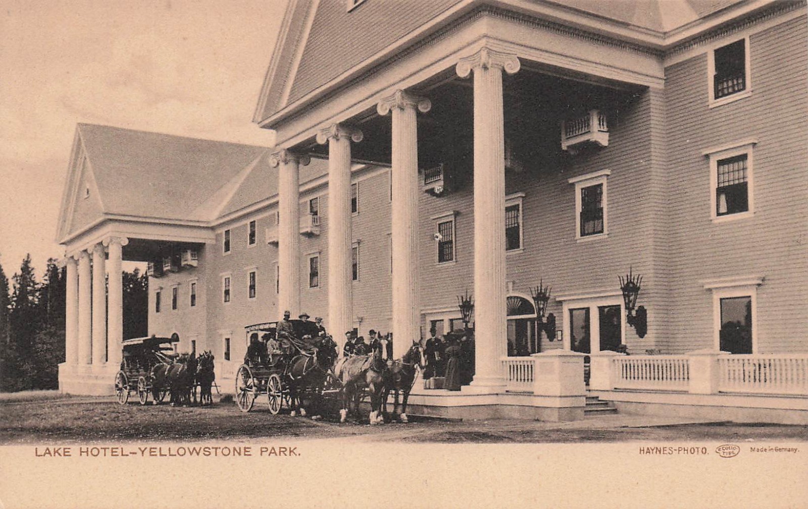 Yellowstone Park Haynes Souvenir Lake Hotel Horse Stagecoach Vtg Postcard I37
