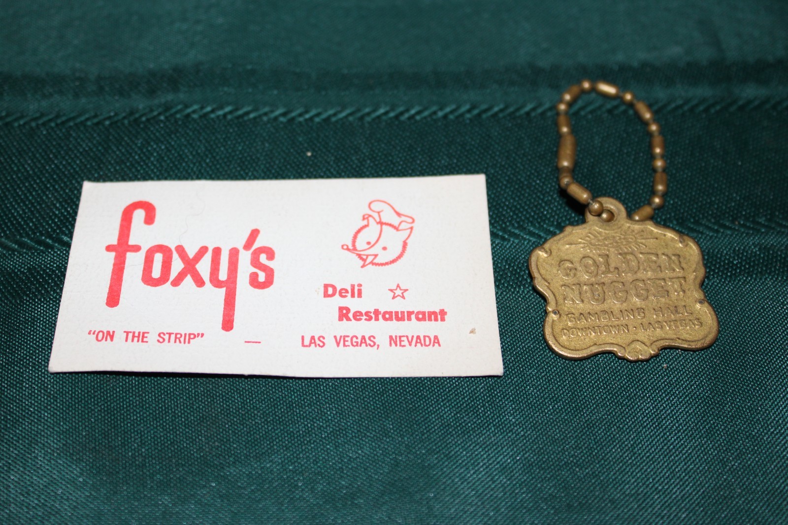 LAS VEGAS GOLDEN NUGGET KEY CHAIN PLUS FOXY'S DELI FREE TICKET BOTH EXCELLENT