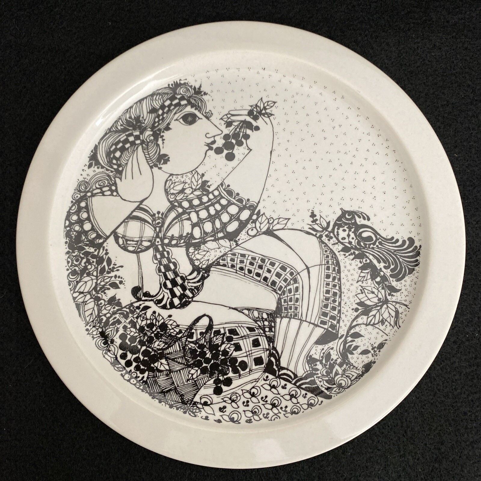 Vintage Bjorn Wiinblad 8” Plate Rosenthal Studio Linie Line Porcelain Germany