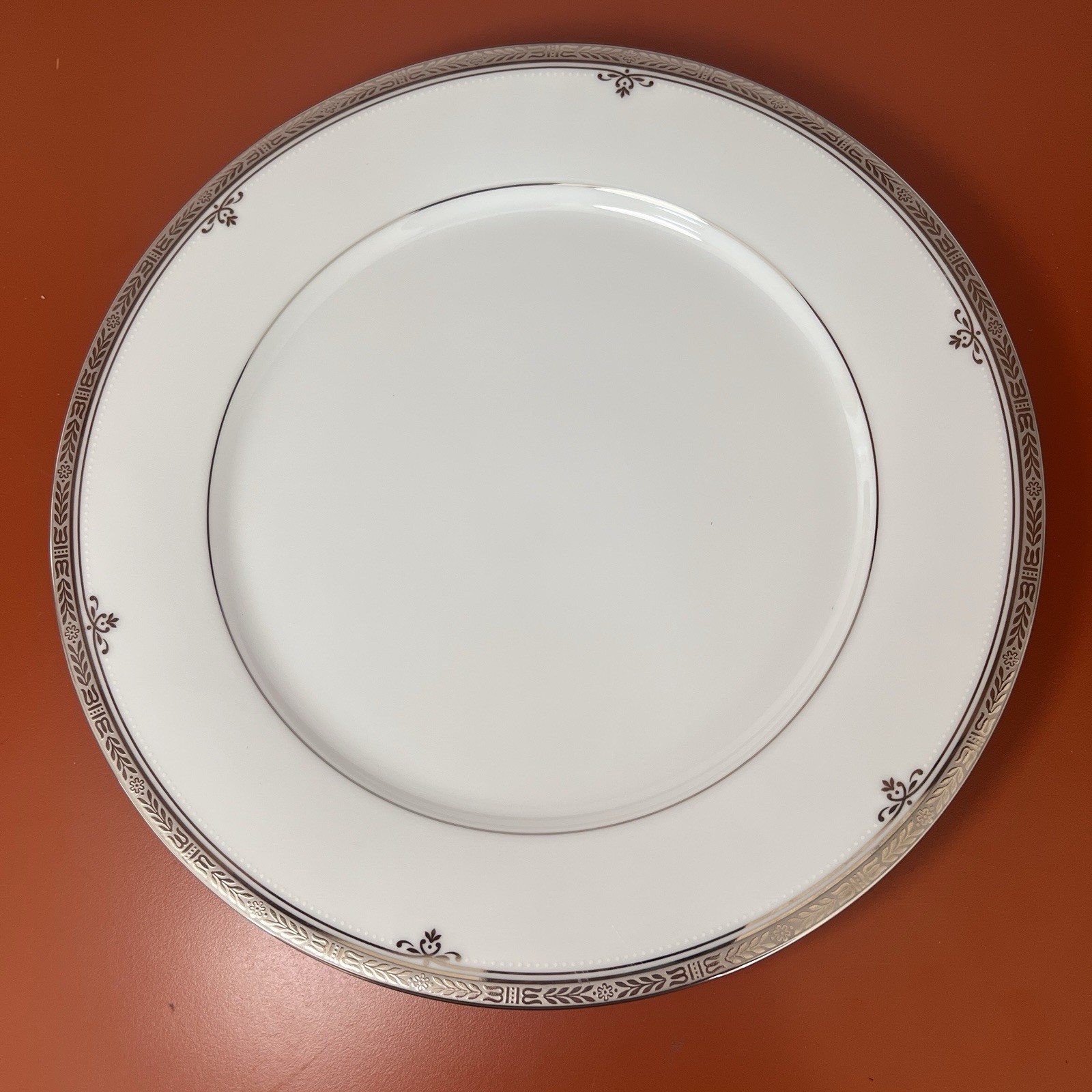 Noritake Buckingham Platinum Dinner Plate 6959761 10.5\