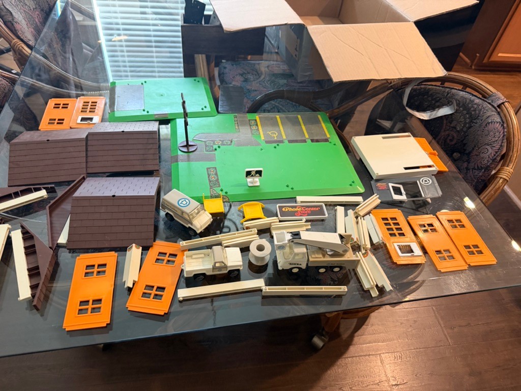 Vintage 1970\'s Bell South Phone Center Store Playset Die Cast rare