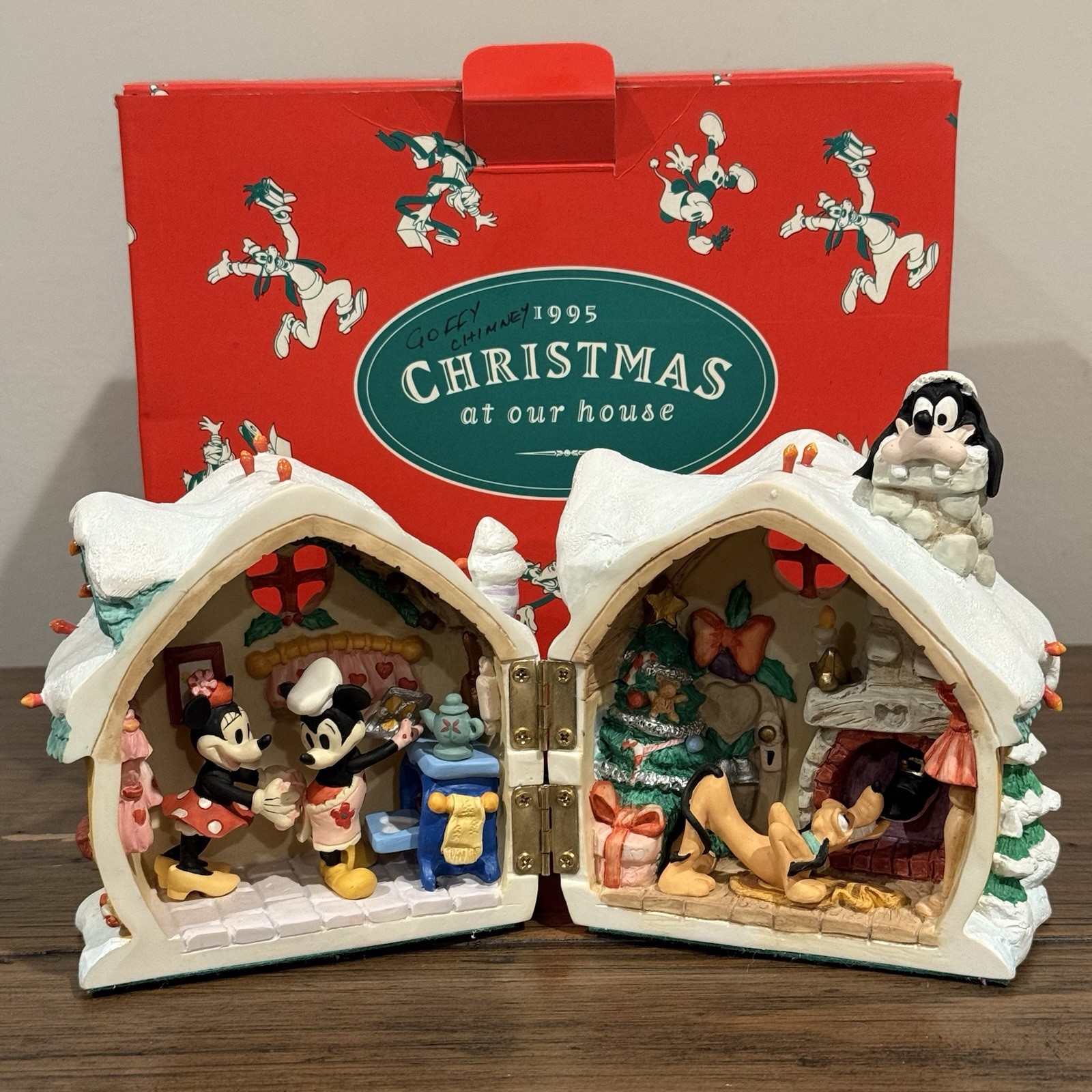 Disney 1995 Christmas At Our House Minnie Holiday House Goofy Hinged Box w/ Box