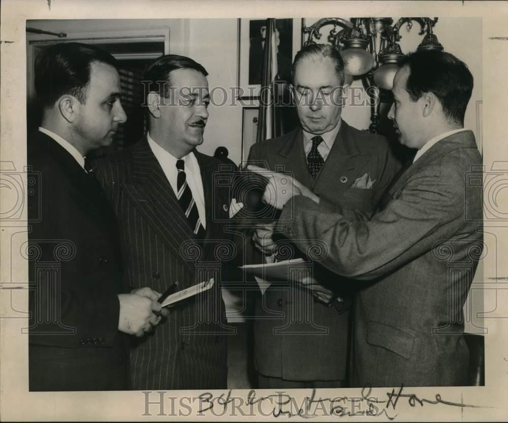 1946 Press Photo New Orleans Mayor Morrison & Commentators, International House