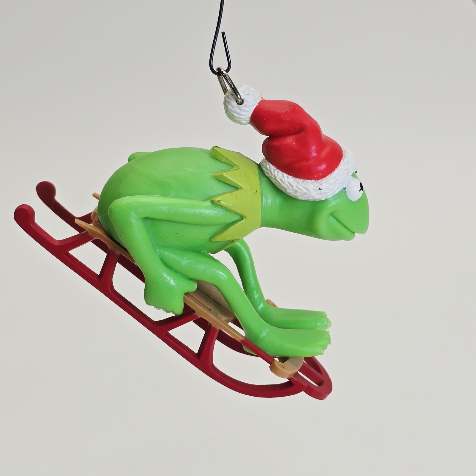 Kermit Hallmark 1981 Ornament - Read