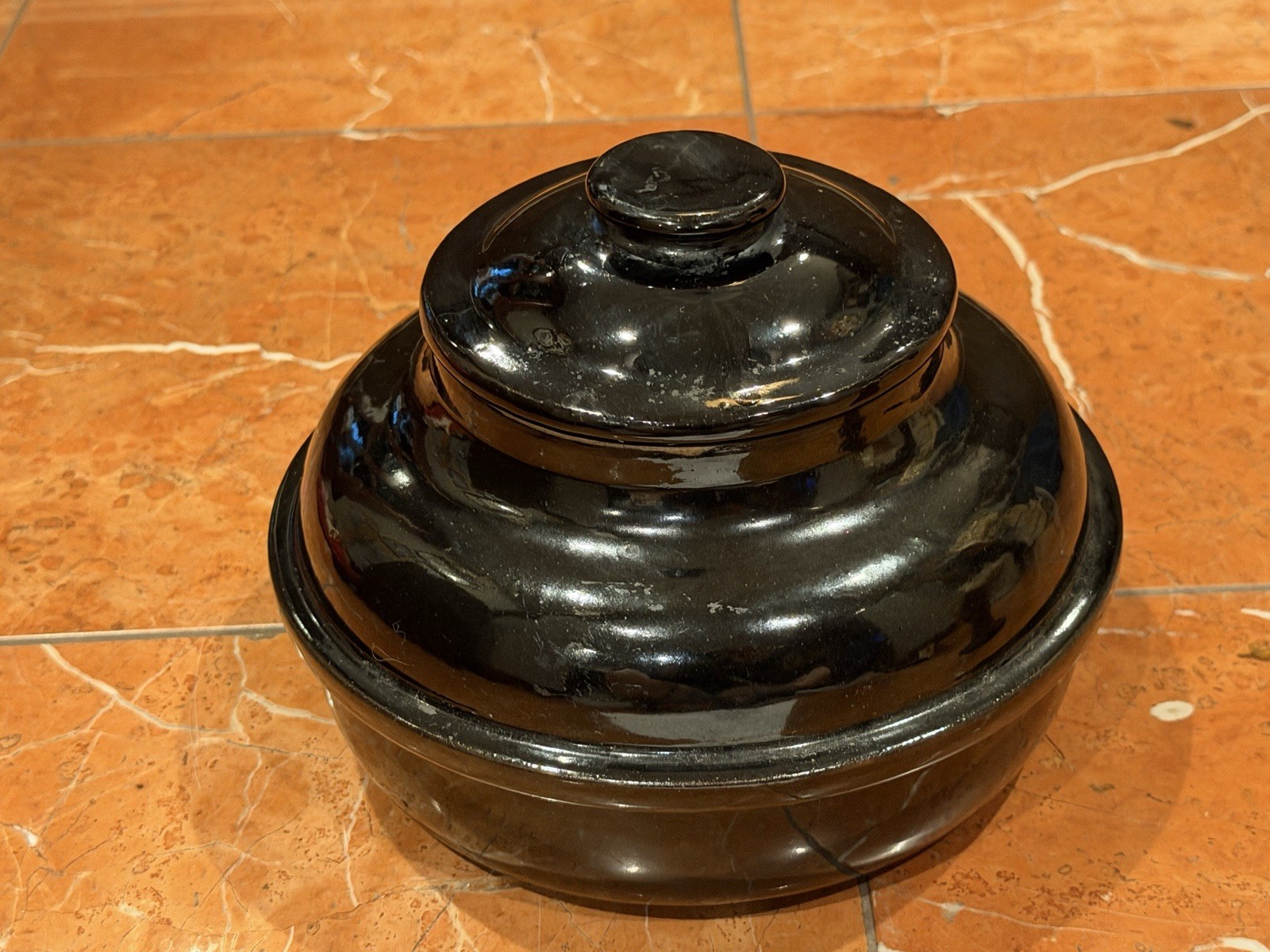 Vintage 1940s Black Glossy Stoneware Pottery Crock Bean Pot & Lid Round Baker EU