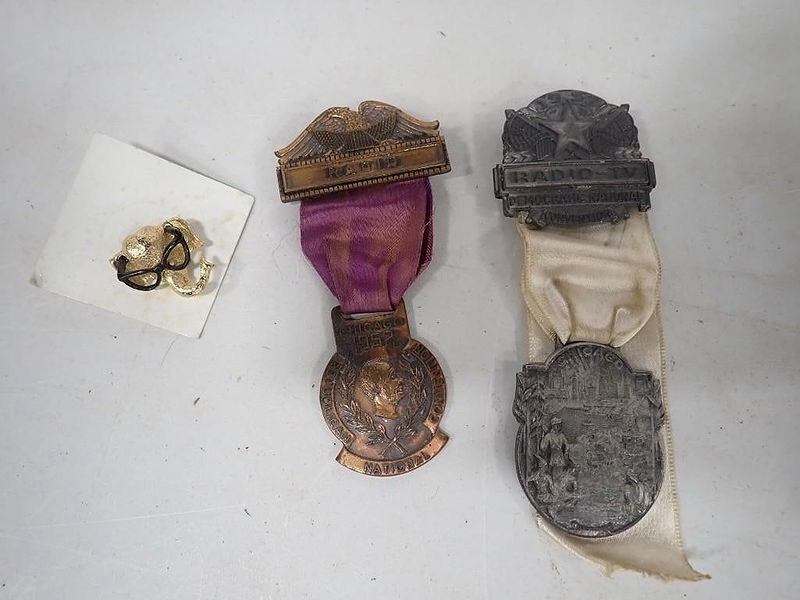 Vintage 1951 1952Chicago Convention National Sargent Arm Press Credentials Medal