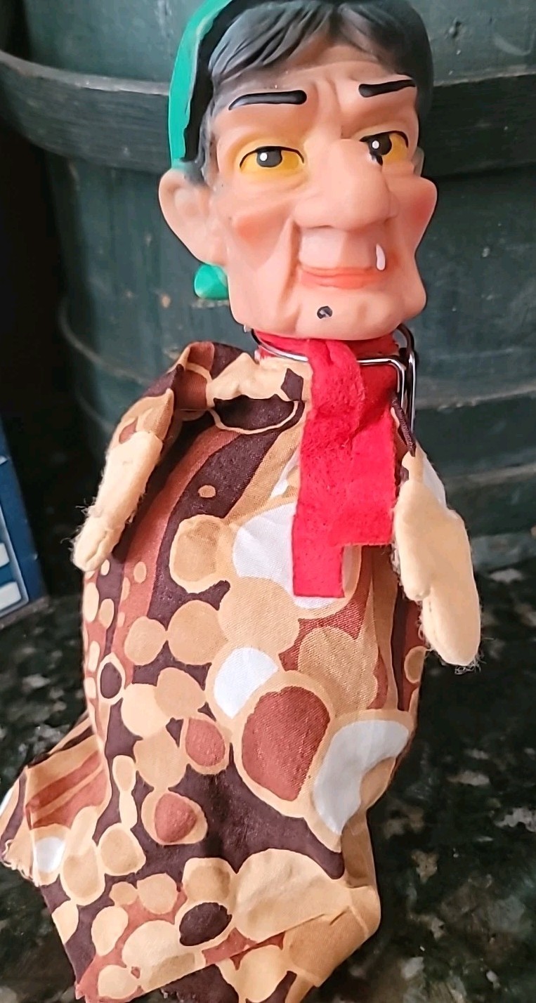 Halloween Witch Puppet Doll Cloth Hard Rubber Mid Century Spooky Cute 11\