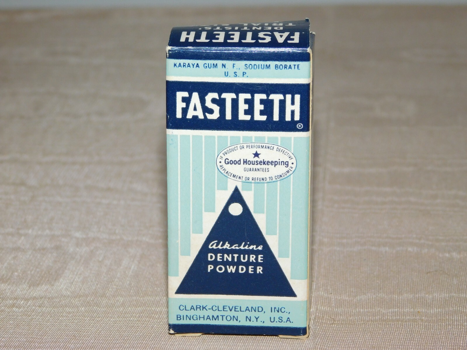 VINTAGE DENTIST MEDICINE FALSE TEETH  FASTEETH DENTURE POWDER TIN IN BOX