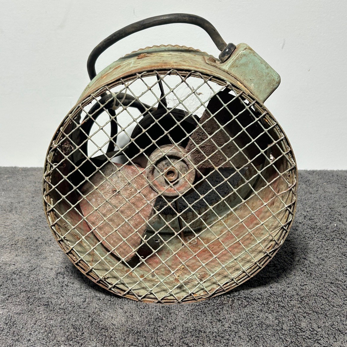 Vintage Lasko Model 6002 Industrial Drum Barn Fan 8