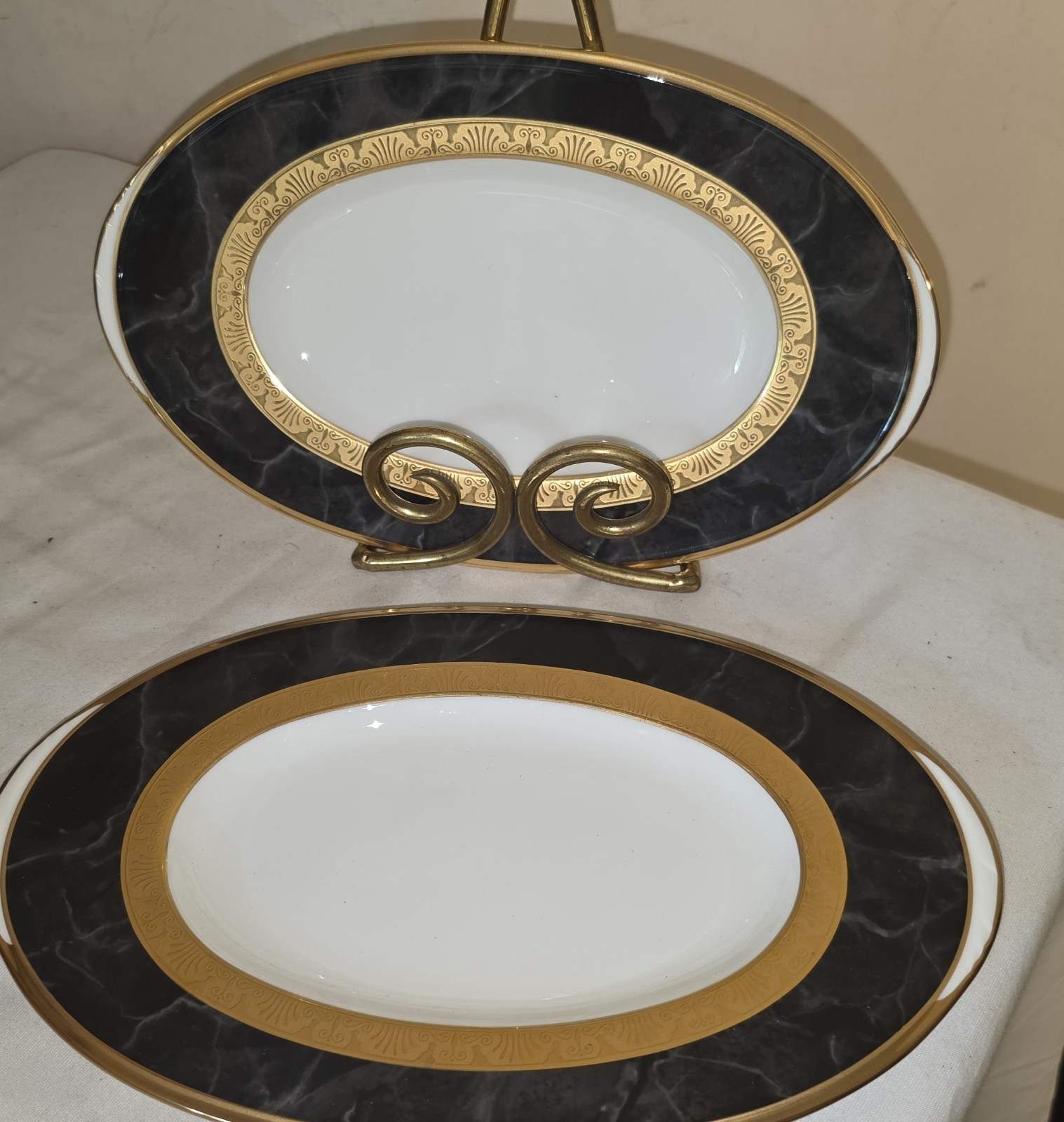 Noritake Opulence Gold and Black Bone China Serving Plates 9\