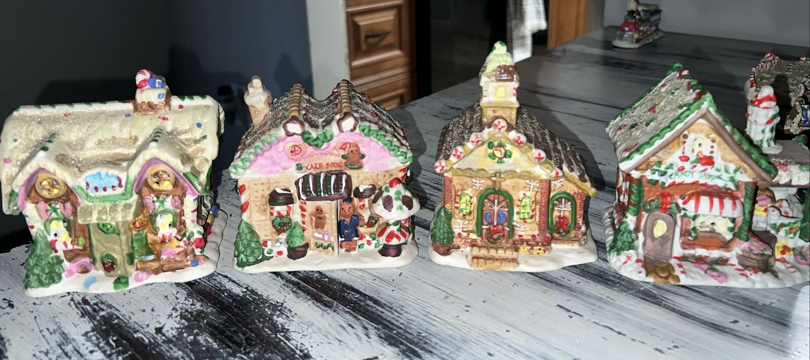 Ginger Frost Lane Holiday Christmas 2005 Gingerbread Houses Lot Of 4