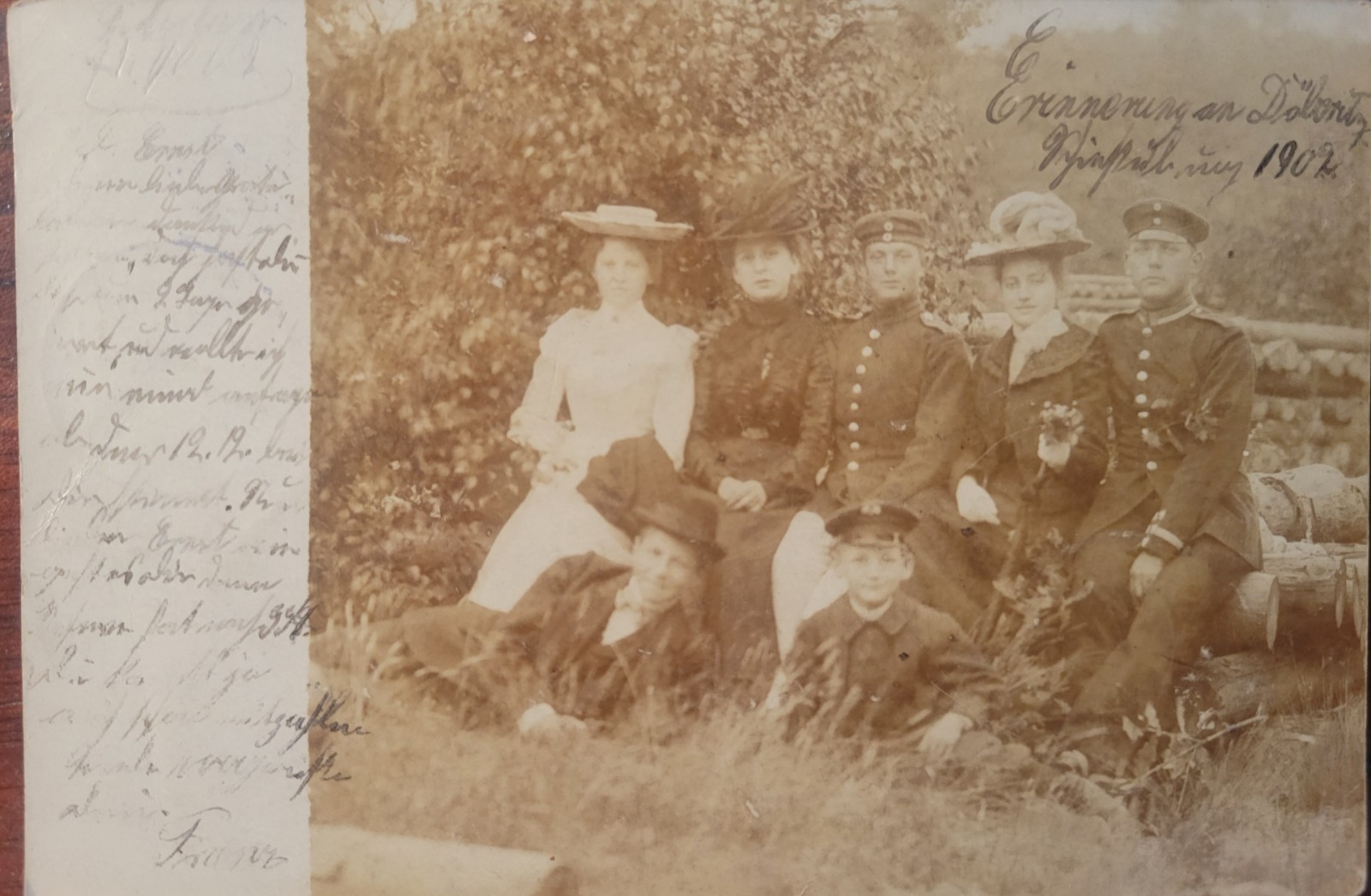 German WWI Soldiers with Girls Postcard Poftfarte