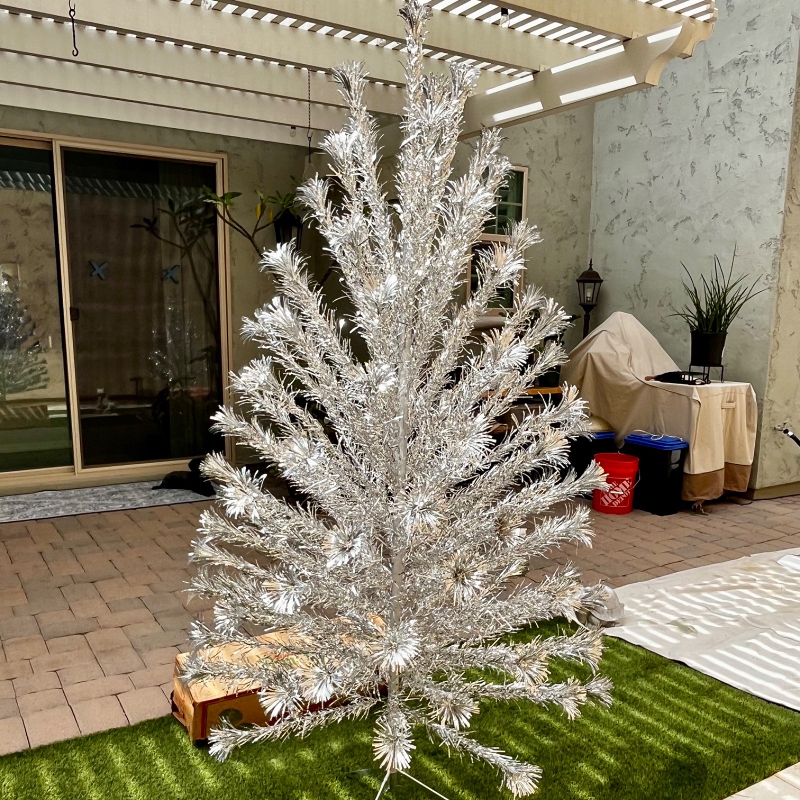 Vintage 7 ft Sparkler Pom Pom M7100 Aluminum Christmas Tree  with 100 branches