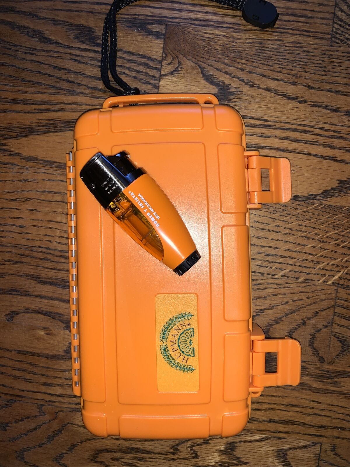 Combo Cigar Case H Upmann Travel Humidor 5 Cigar Holder + Romeo Julietta Lighter