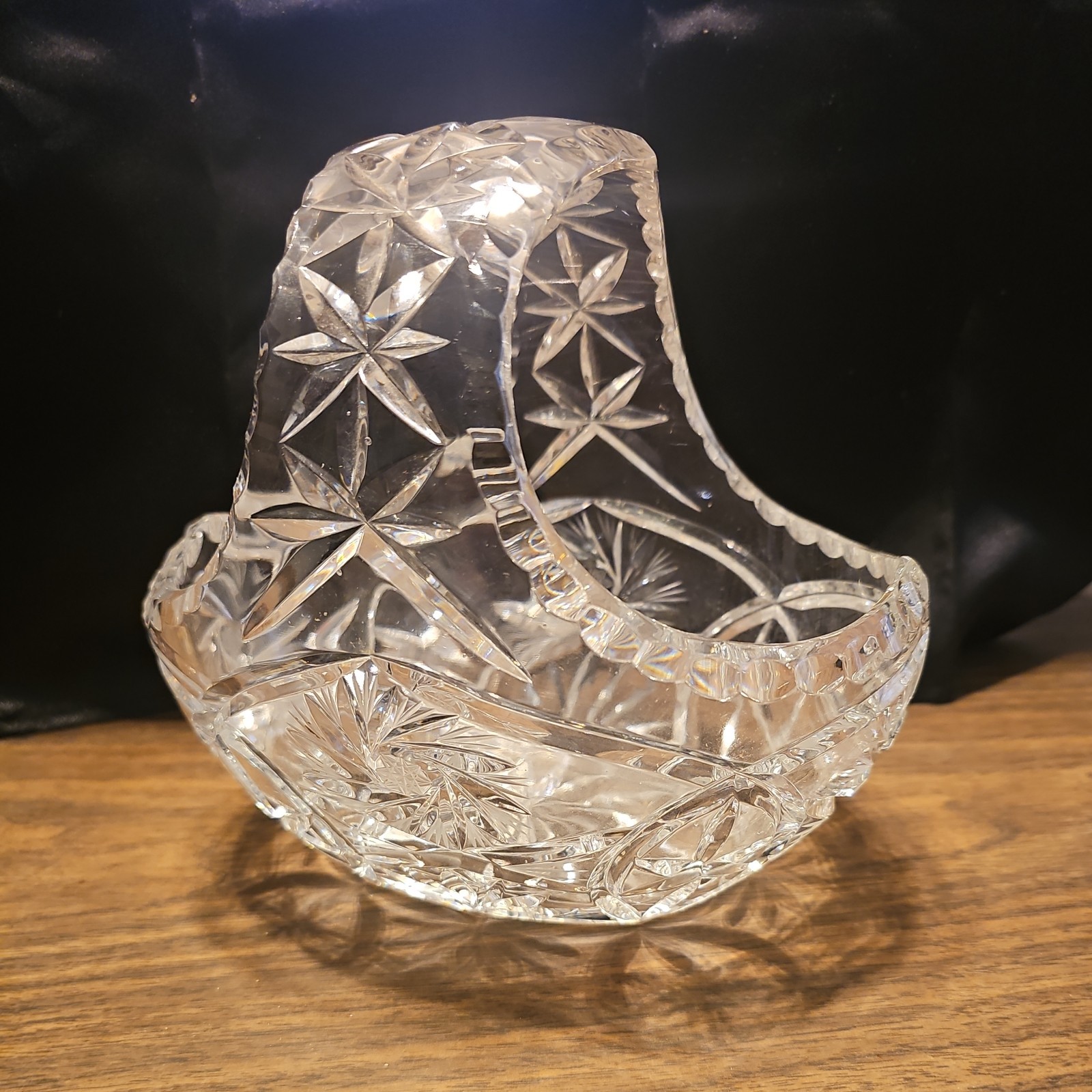 VINTAGE CRYSTAL CUT GLASS BASKET WITH HANDLE  7