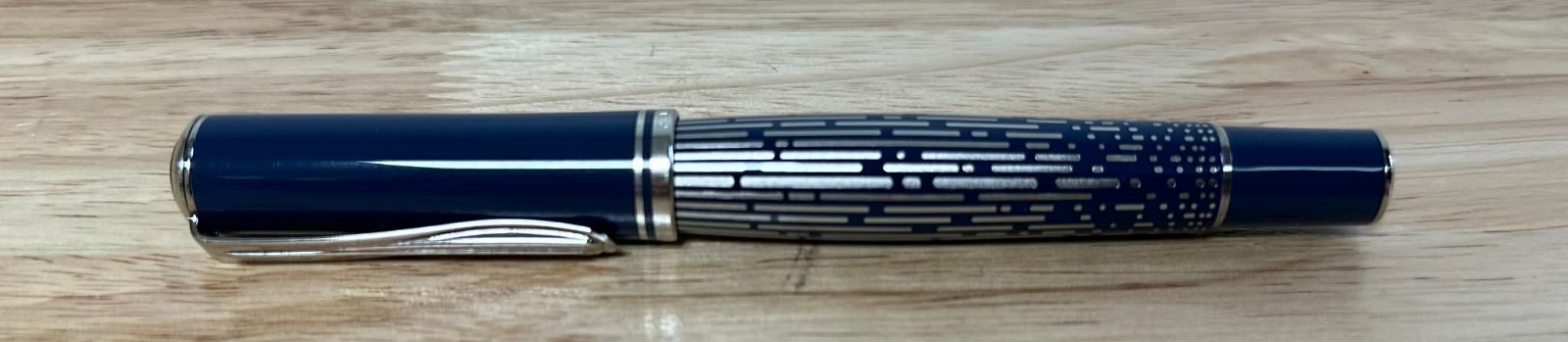 Pelikan M640 Niagara Falls Special Edition Fountain Pen 18kt Nib
