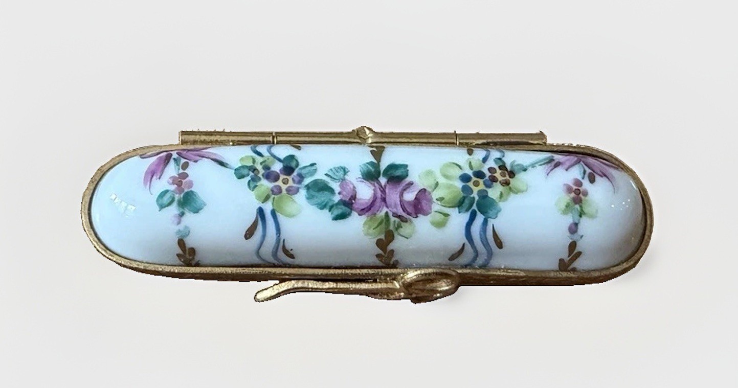 Limoges France Peint Main Porcelain Sewing Scissors Clasp Trinket Box