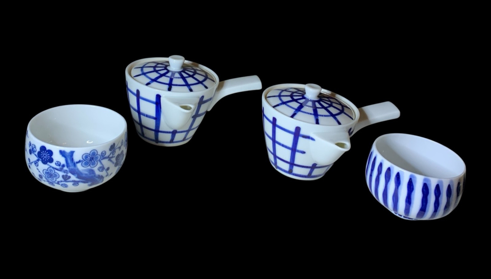 Vintage Japanese Porcelain Kyusu Side Handle Teapot Mismatched Cups Tea Set 4pc Vintage Japanese Porcelain Kyusu Side Handle Teapot Mismatched Cups Tea Set 4pc