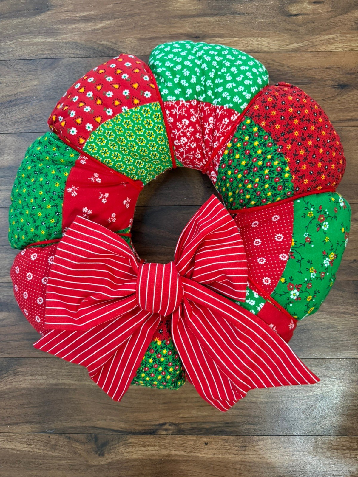 Vintage 70s Christmas Wreath Quilted Stuffed Fabric Retro Decor 16” Grannycore