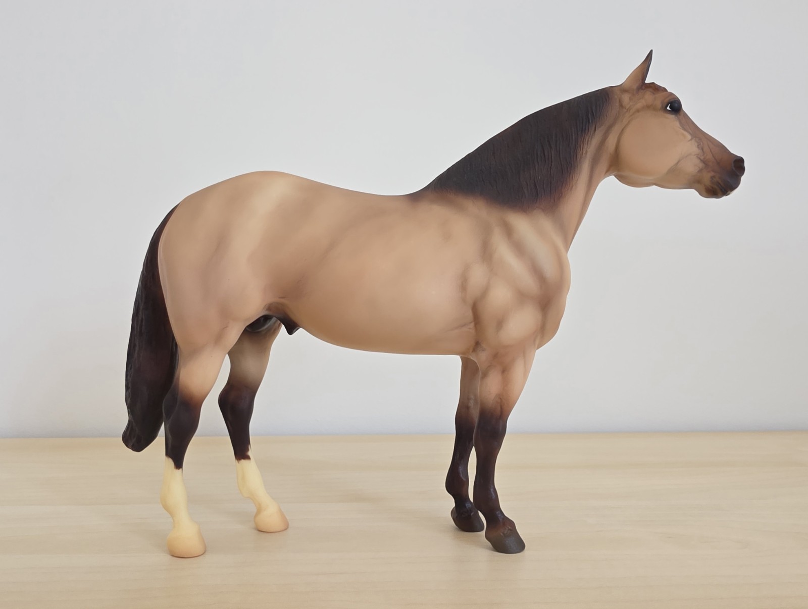 Breyer Traditional Model Horse AMERICAN QUARTER ADIOS #410385 JCPenney 2005 RARE Breyer Traditional Model Horse AMERICAN QUARTER ADIOS #410385 JCPenney 2005 RARE