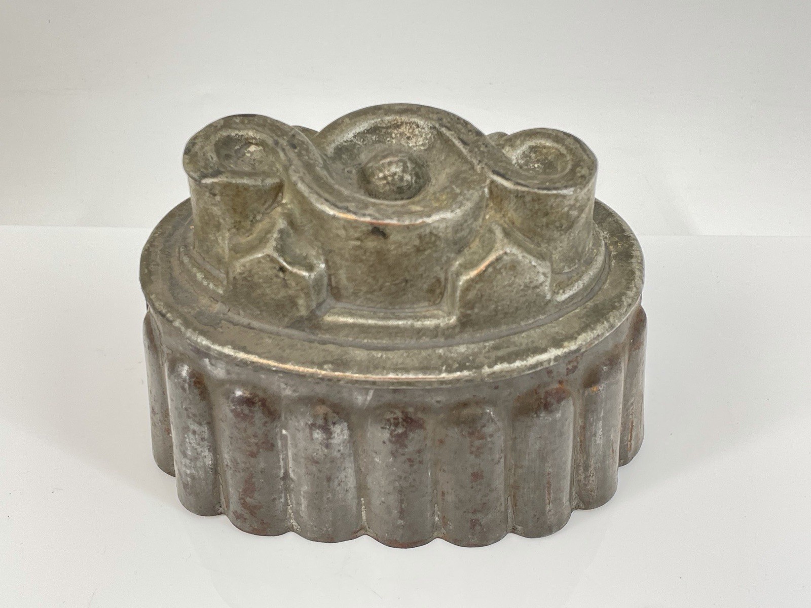 Antique Victorian tin jelly and baking mold 1880s.