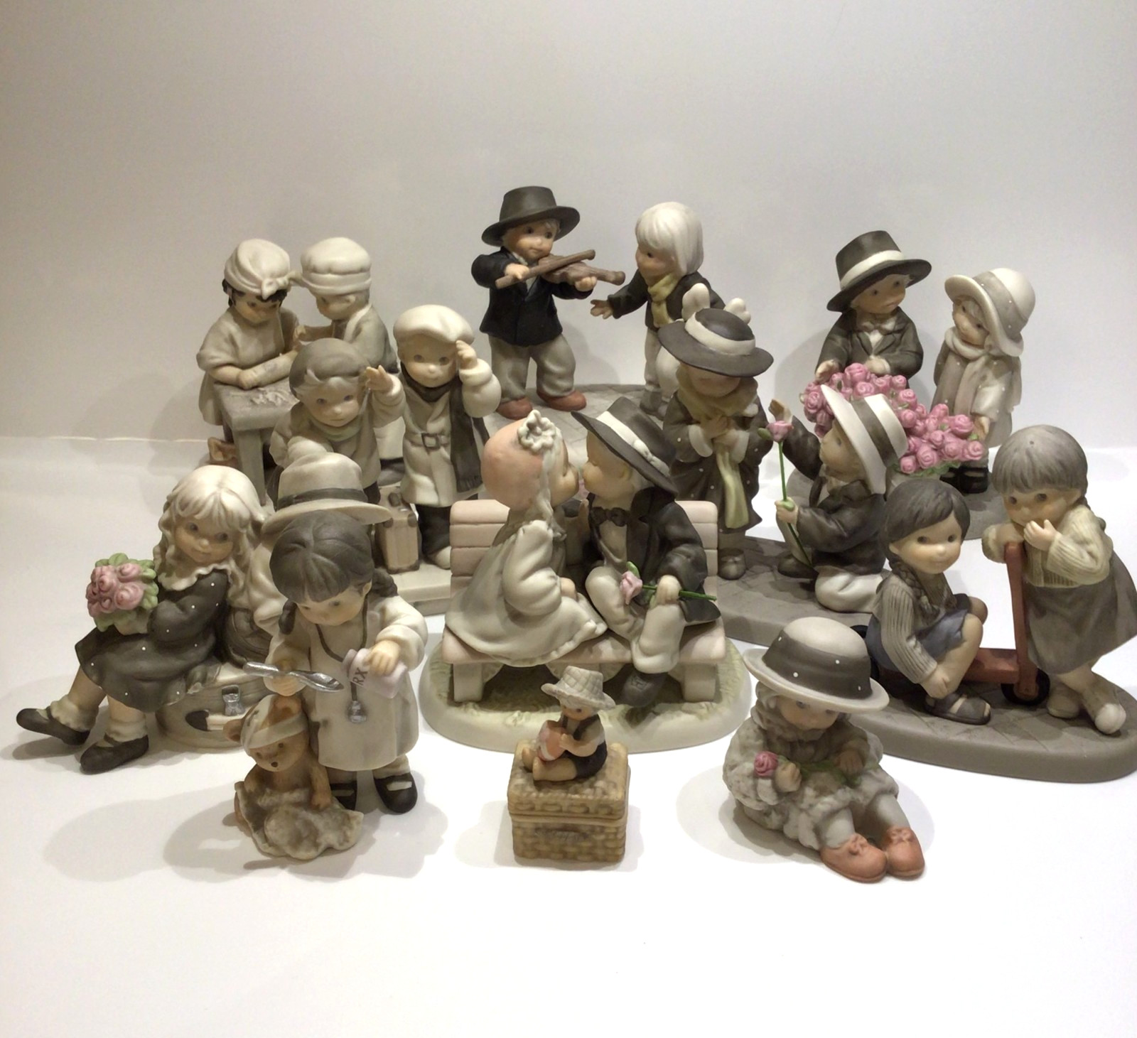 Pretty As A Picture Enesco by Kim Anderson Lot Of 11 Figurines w/Original Boxes