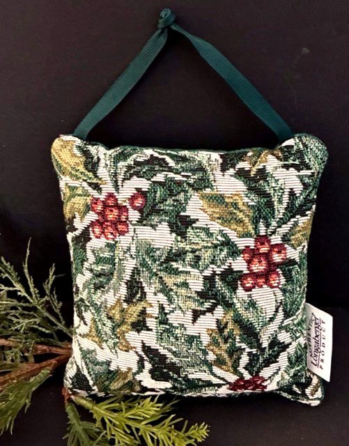LONGABERGER 2001 HOLLY BERRY TAPESTRY MINI DOOR-HANGING SACHET PILLOW