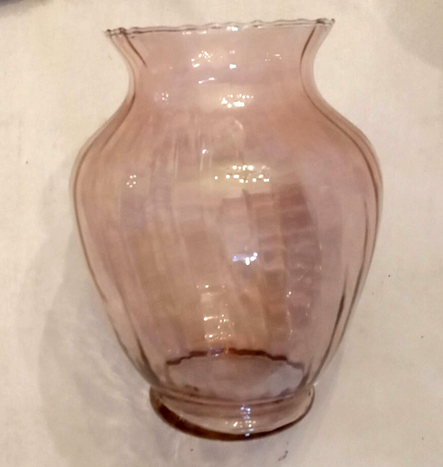 Handblown Pink Glass Vase Delicate Ribbed Swirl Pattern Vintage 7\
